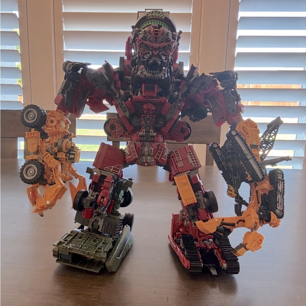 Hasbro Transformers Studio Series 69
Devastator Revenge of the Fallen Complete